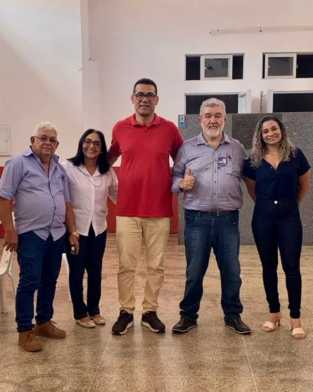 🤝 Estivemos em comitiva visitando o @sindicatodosbancariospi neste segundo dia de eleições.
Seguimos firmes no diálogo com outras entidades sindicais, fortalecendo a luta coletiva e a defesa dos direitos da classe trabalhadora! ✊🏽
#SinttelPI #EleiçõesSinttel #UnidadeSindical #LutaColetiva #TrabalhadoresUnidos #SindicalismoForte